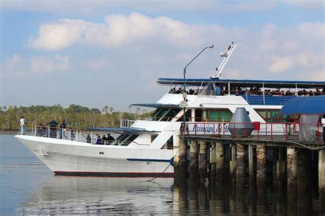 Barco Pr Ncipe O Mais Completo Iate De Turismo Do Brasil Em Joinville