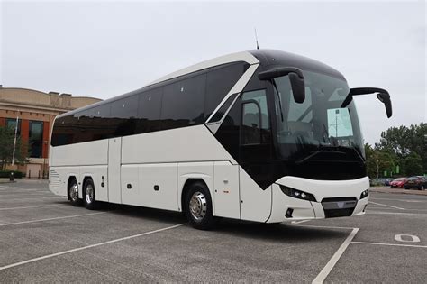 Test driving the latest Neoplan Tourliner P20 - routeone