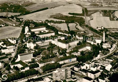 AK Ansichtskarte Wuerzburg Universitaets Klinik Luitpoldkrankenhaus