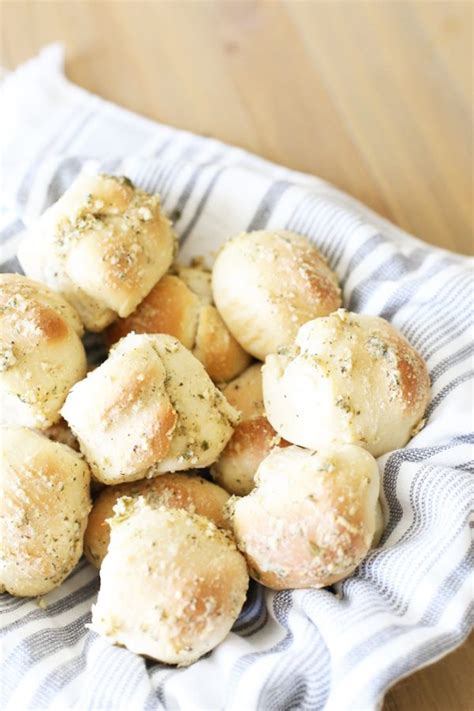 Garlic Parmesan Dinner Rolls Recipe See Vanessa Craft