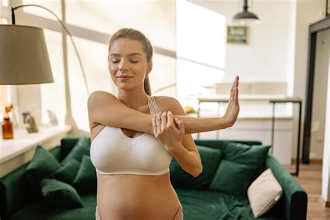 Yoga Pr Natal D Couvrez Les Bienfaits Pendant La Grossesse