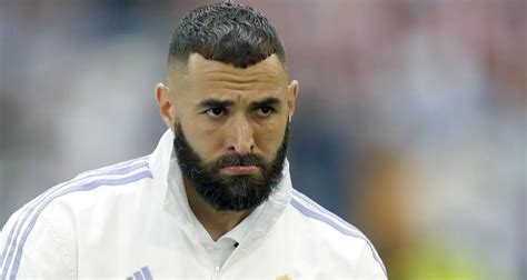 Real Madrid Karim Benzema a signé dans son nouveau club