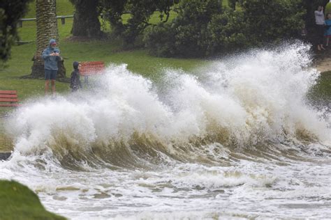 Nouvelle Zélande 58 000 personnes privées d électricité par la tempête