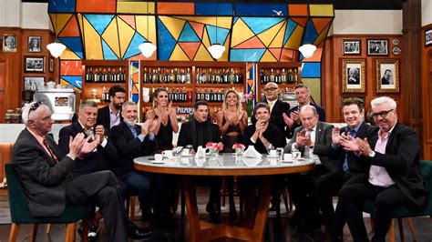 Pol Mica En El Bar Celebr El Comienzo De Su Temporada N Mero