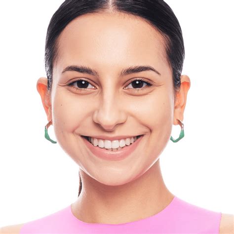 Acheter en ligne les produits essence hydrating nude lipstick rouge à lèvres en stick nude