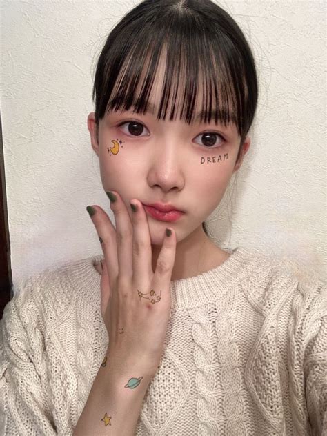 【武藤 新奈☆ブログ】ニイナの元気のみなもと♡ 空を見上げると発見したもの🌕🌈 ニコ☆プチ 女子小学生ナンバーワンウェブマガジン