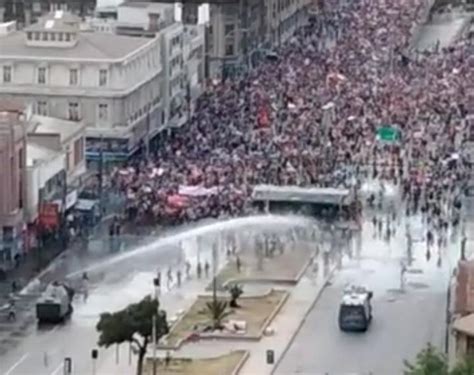 VIDEOS Histórica marcha familiar de porteños y viñamarinos al