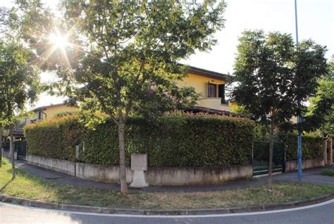 Vendita Villa Romano Di Lombardia Chicercacasa It