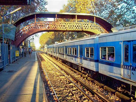 Estación Colegiales Ferrocarril Mitre Parada Esencial En Buenos Aires