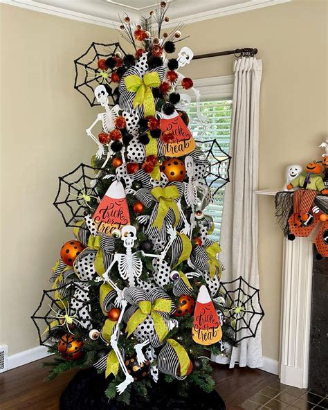 Details more than 147 halloween christmas tree decorations super hot - vova.edu.vn