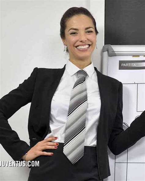 Women In Tie Suits For Women Tie Outfits Mens Outfits Women Wearing