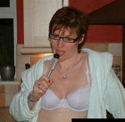 Amateur Milf Blonde Short Hair Glasses Cb F E X Porn
