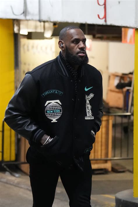 Nike x Tiffany Co LeBron James trägt eine unveröffentlichte Varsity