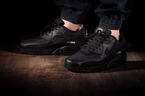 Giày Nike Air Max 90 Essential Black White Aj1285 019 Jordan 1