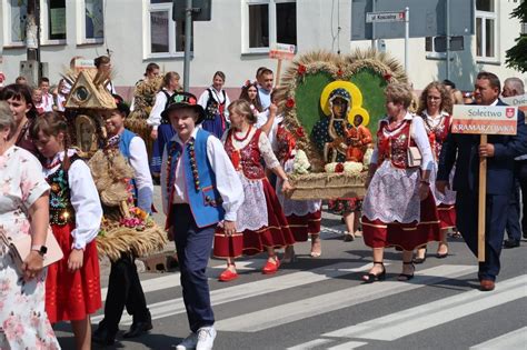 Dożynki powiatowo gminne w Pruchniku Gwiazdą wieczoru był zespół