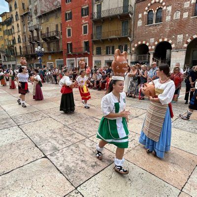 La Corsa Con La Cannata Del Gonfalone Di Arpino Patrimonio Unesco Dal