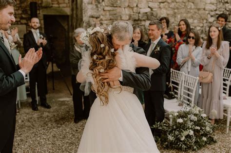 Un mariage chic à l Abbaye Notre Dame de Fontaine Guérard