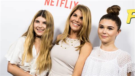 Lori Loughlin And Husband Plead Not Guilty In Admissions Scandal