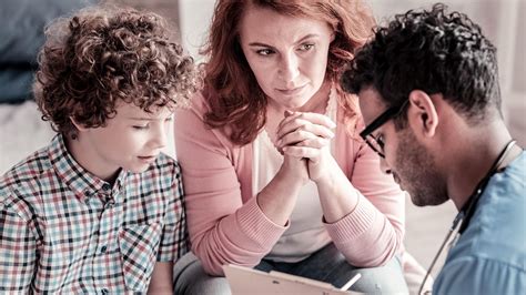 Parent Sur A Vit De Discuter Du Vaccin Avec Le M Decin De Son