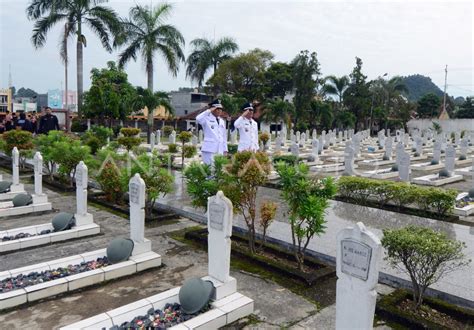 Ziarah Makam Pahlawan Di Bandar Lampung ANTARA Foto