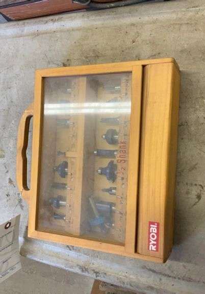 Ryobi router bits set - Hamilton-Maring Auction Group