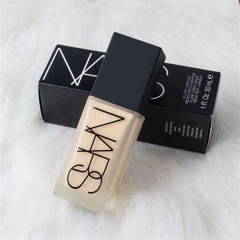 Nars Sheer Glow Foundation 4ml Light2 Mont Blanc Konvy Officialshop