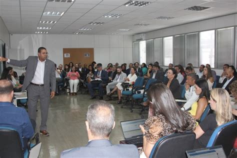 Minist Rio Da Gest O Re Ne Equipes Para Debater Modelo De