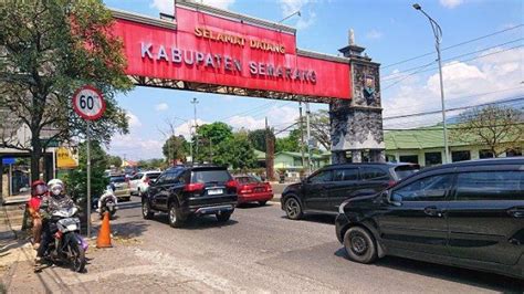 H Lebaran Arus Lalu Lintas Di Bawen Kabupaten Semarang Padat