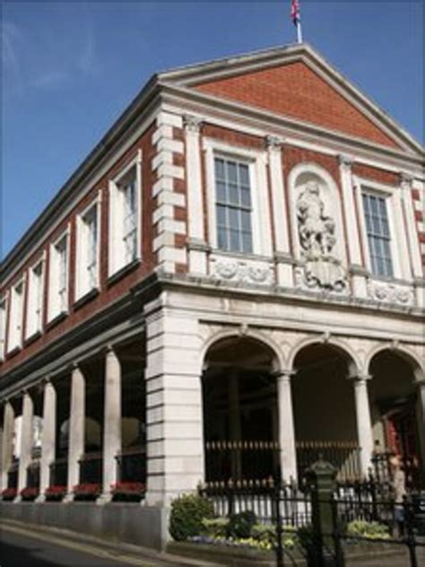 The Queen Opens The Windsor And Royal Borough Museum Bbc News