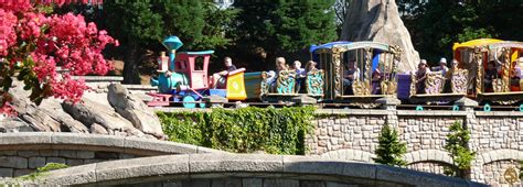 Casey Jr. - Le Petit Train du Cirque — DLP Guide • Disneyland Paris ...