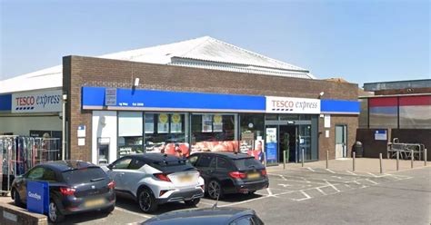 Tesco Express Staff Threatened With A Knife During Goring Armed Robbery