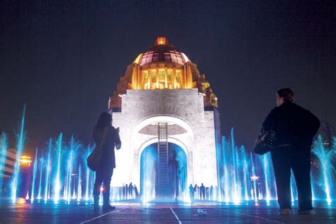 El Coloso De La Tabacalera En Las Entra As Del Monumento A La Revoluci N