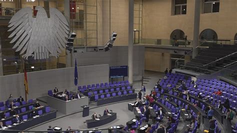 Germany: Bundestag debates launch of compulsory COVID vaccination in healthcare institutions ...