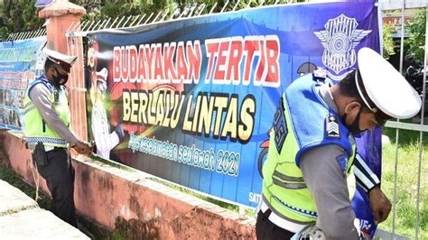 5 Titik Ini Target Utama Pemasangan Imbauan Keselamatan Satlantas Polres Pidie Pasang