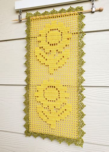 Ravelry Sunflower Table Runner Pattern By Raine Eimre