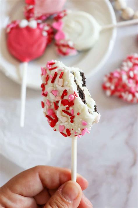 Valentines Day Oreo Cake Pops-01 - Brooklyn Active Mama