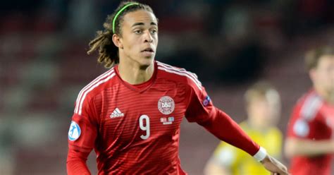 leeds united  set  meet  yussuf poulsen  rb leipzig