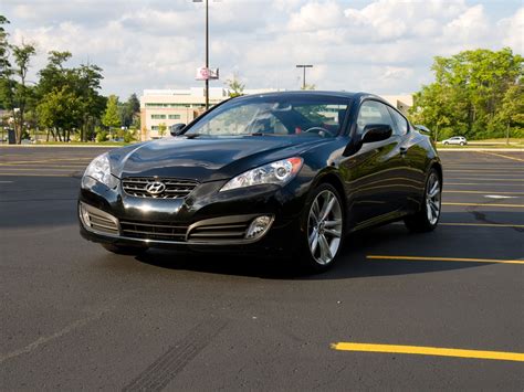 2010 Hyundai Genesis Coupe 20t Track Pack Hyundai Sports Coupe Review Automobile Magazine