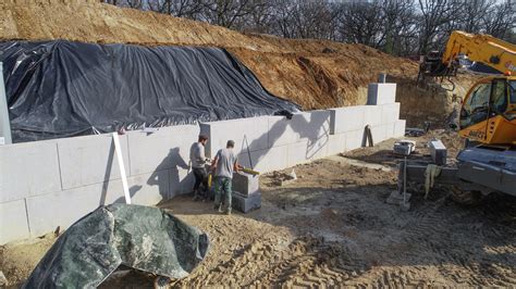 ILS CONSTRUISENT Soutenons Les Moines De Sainte Marie De La Garde