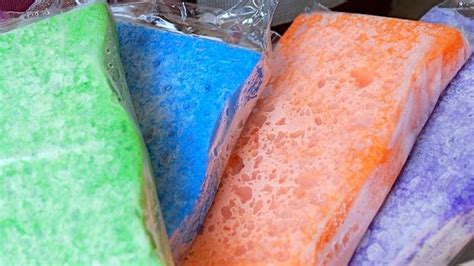 Make Your Own Ice Packs From Cheap Sponges
