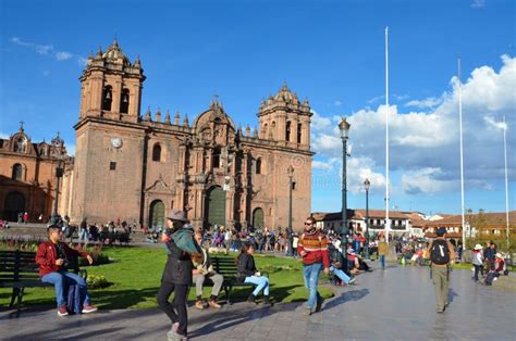 Inca King Pachacutec Na Fonte Na Plaza De Armas Cusco Peru Foto De