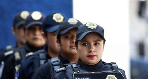 Durante Su Paso Por La Academia 3 De Cada 10 Mujeres Policías De