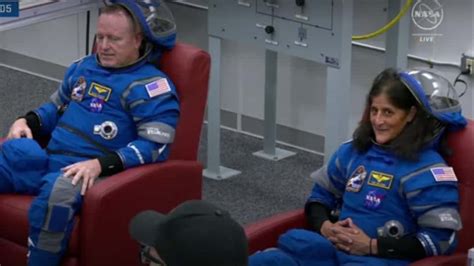 Indian American Astronaut Sunita Williams Makes History First Woman To Pilot Spacecraft On Test