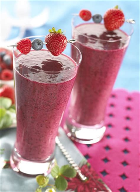 Triple Berry Blast Smoothie Recipe EatOut