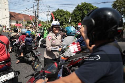 Peringati Detik Proklamasi Masyarakat Mengheningkan Cipta Di Lima