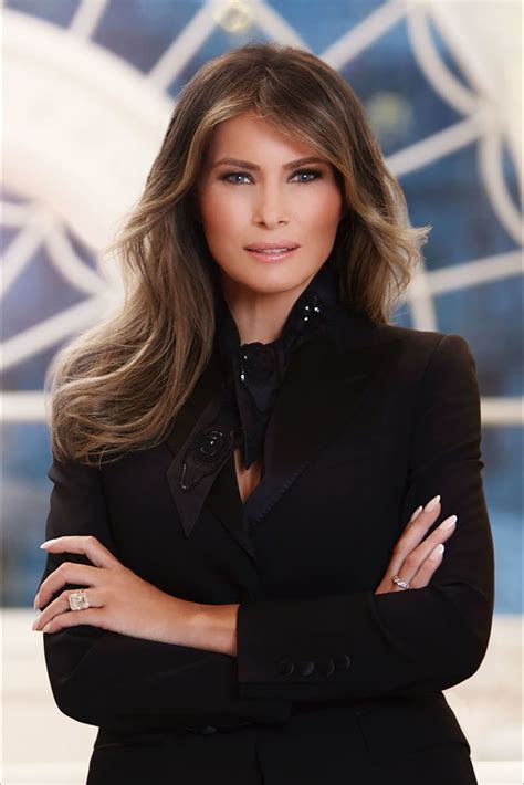 La Casa Blanca Divulga El Primer Retrato Oficial De Melania Trump Como