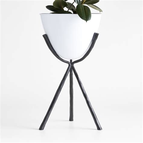 Emery 20 X 19 Medium Black And White Metal Indooroutdoor Planter