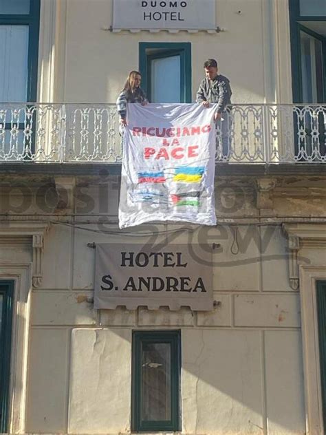 Amalfi Flash Mob In Piazza Duomo Per La Festa Della Pace 2024 Dell