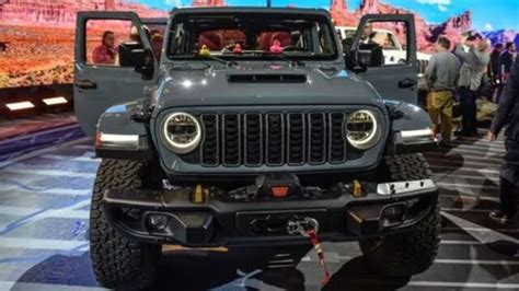 New Jeep Wrangler Breaks Cover Gets A Smaller Grille And A Larger Touchscreen Know All Details