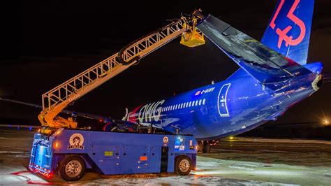 Camion Autonome De D Givrage D Avions Le Caribou